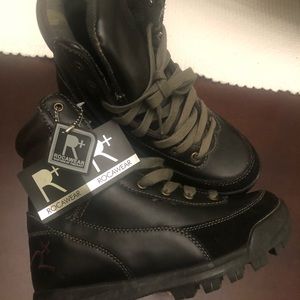 NWT rocawear boots